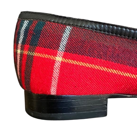 Bettye Muller Women's Red Tartan Plaid Loafers Flats Size 6 - Picture 8 of 13